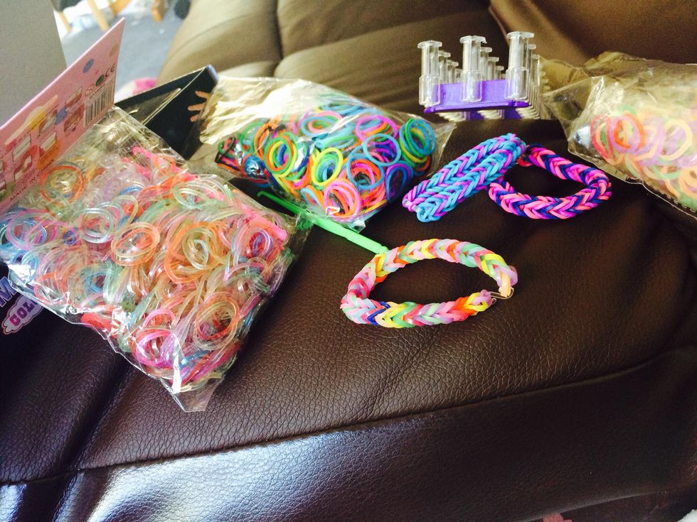 How to make a fishtail loom band! - B+C Guides