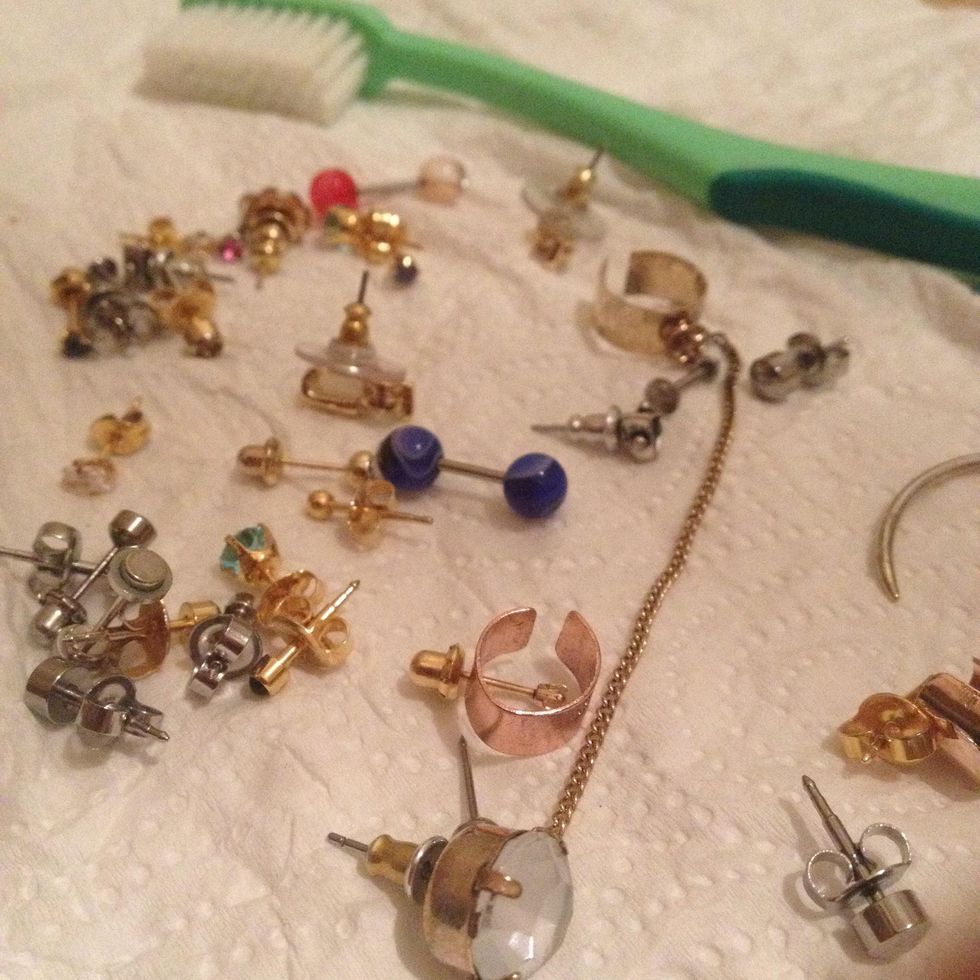 How to make your own jewelry cleaner B+C Guides