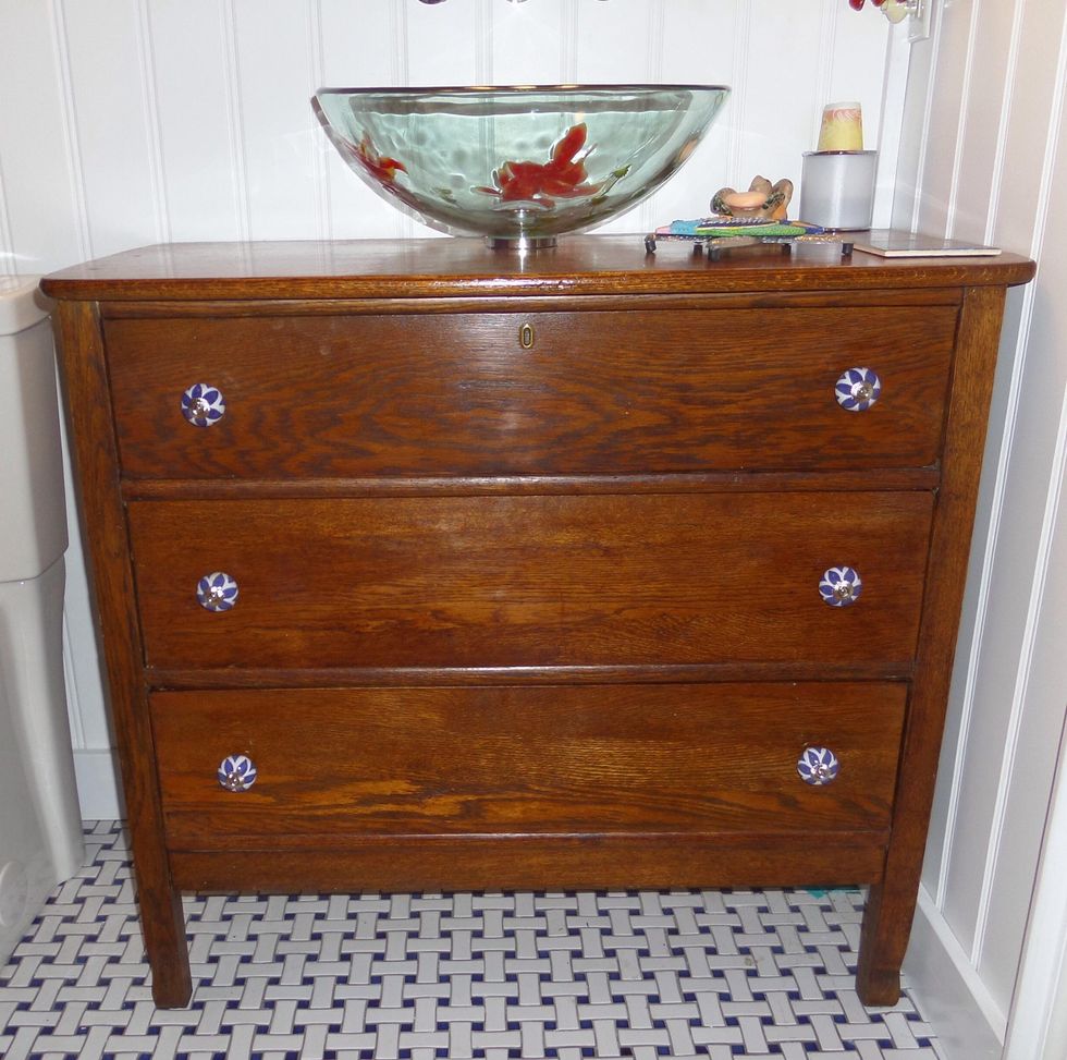 How to make a vanity from an old chest of drawers B+C Guides