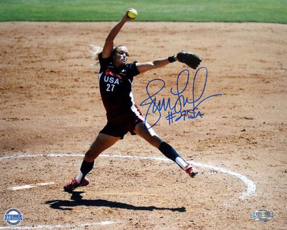 How to pitch a softball B+C Guides