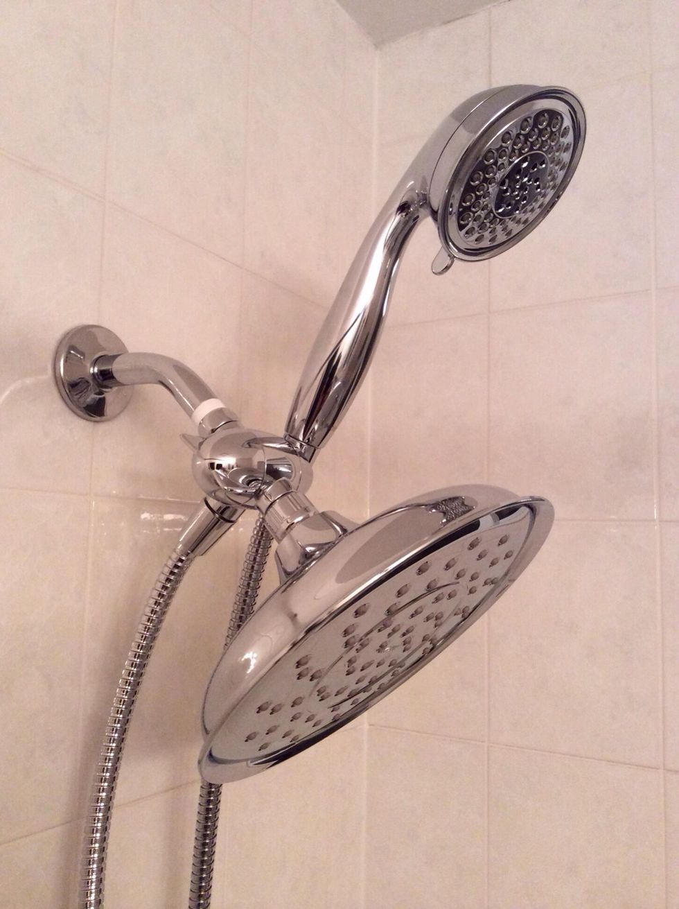 How to replace a shower head B+C Guides