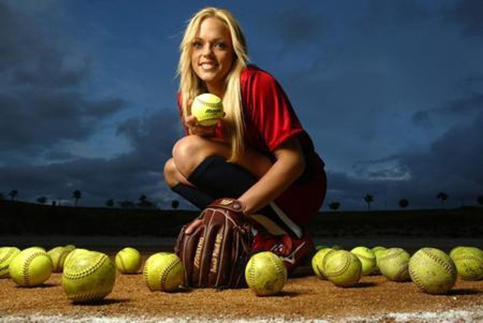 How to hold a softball B+C Guides