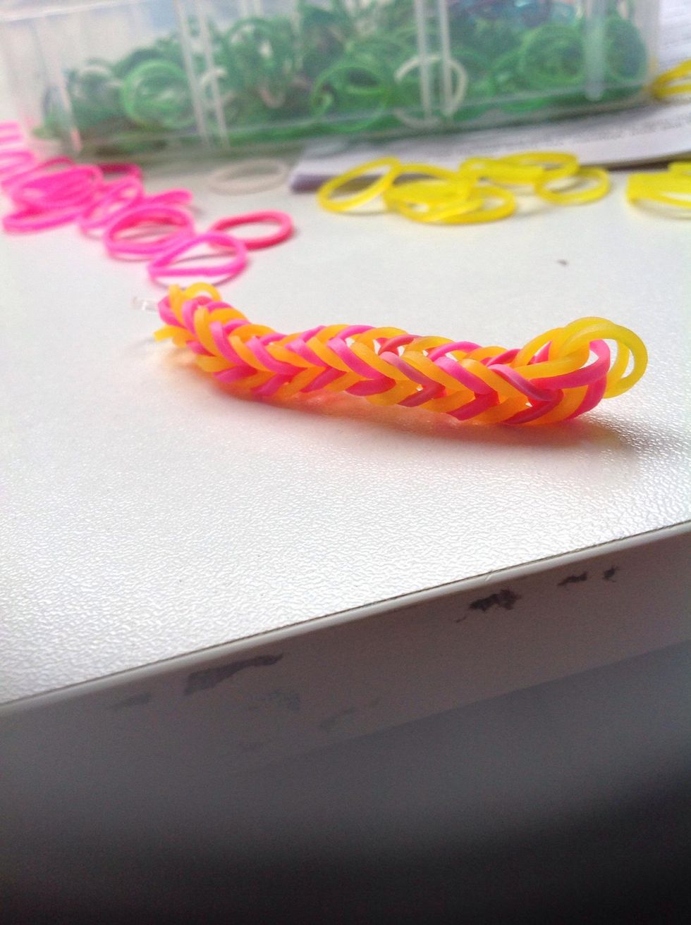How to make a elastic loom band B+C Guides