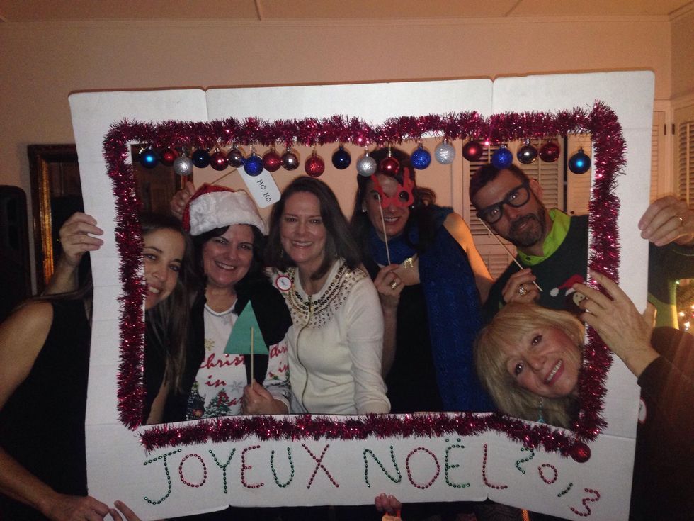 How to make a holiday photo booth frame! B+C Guides