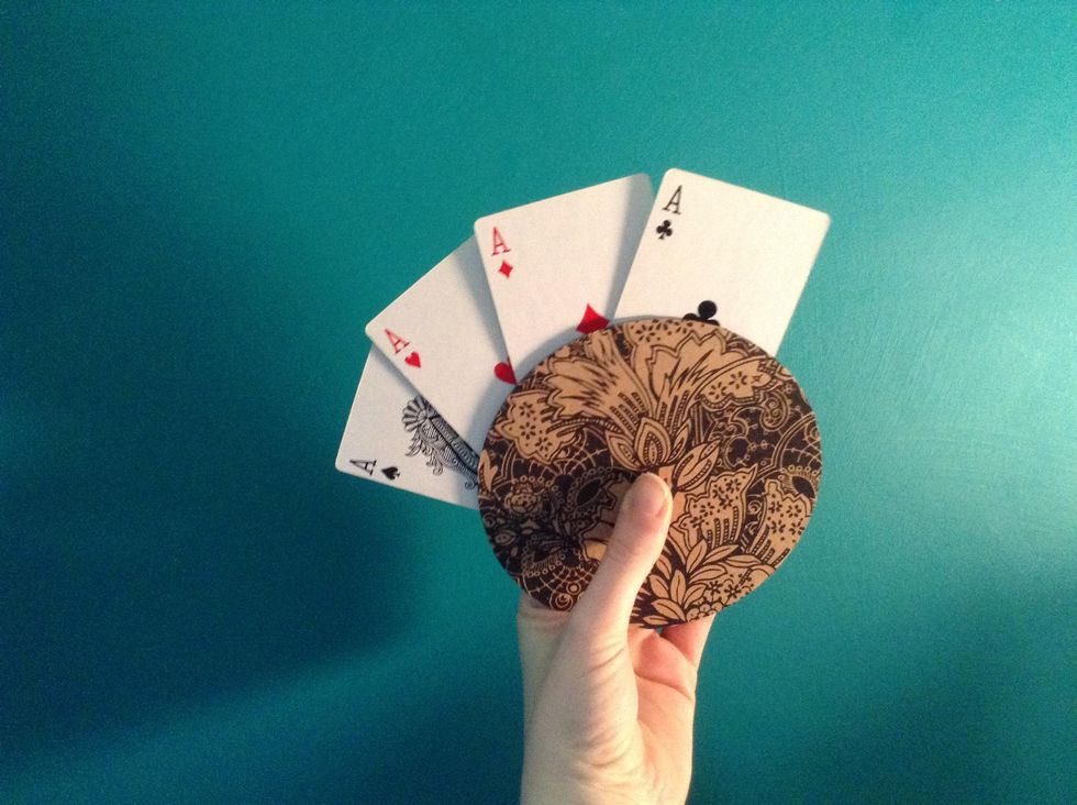 How to make a card holder using old cds B+C Guides