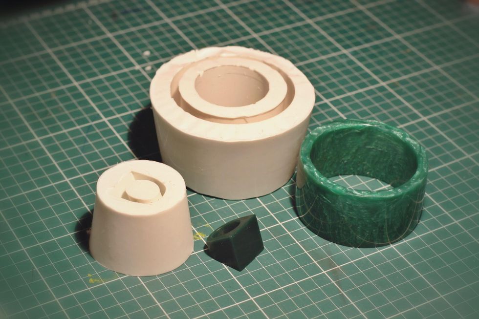 How to make a silicone casting mould - B+C Guides