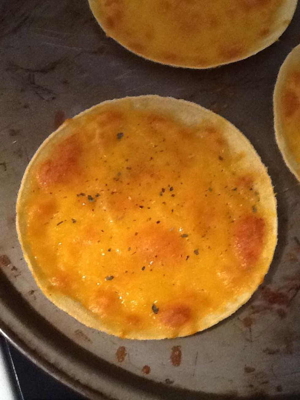 How to make gluten free tortilla cheese crisps B+C Guides