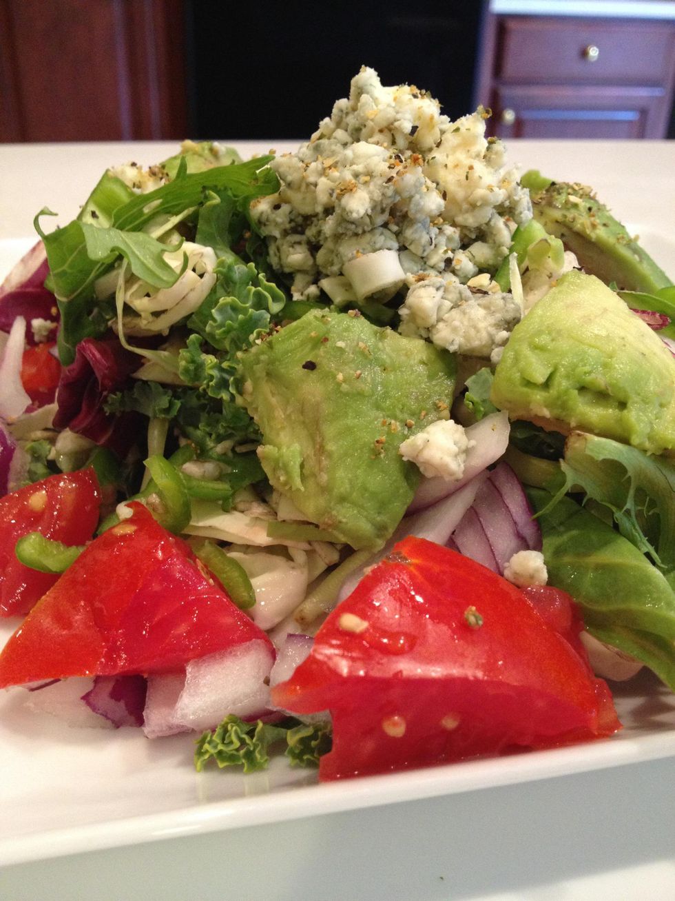 How to make a healthy kale avocado salad B+C Guides