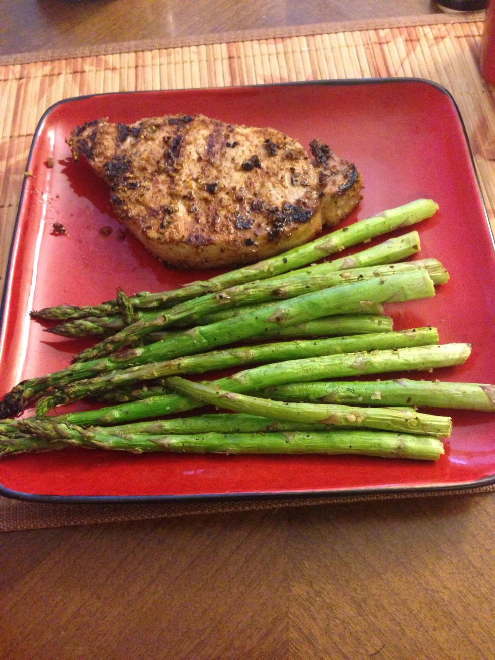 How to grill garlic asparagus B+C Guides