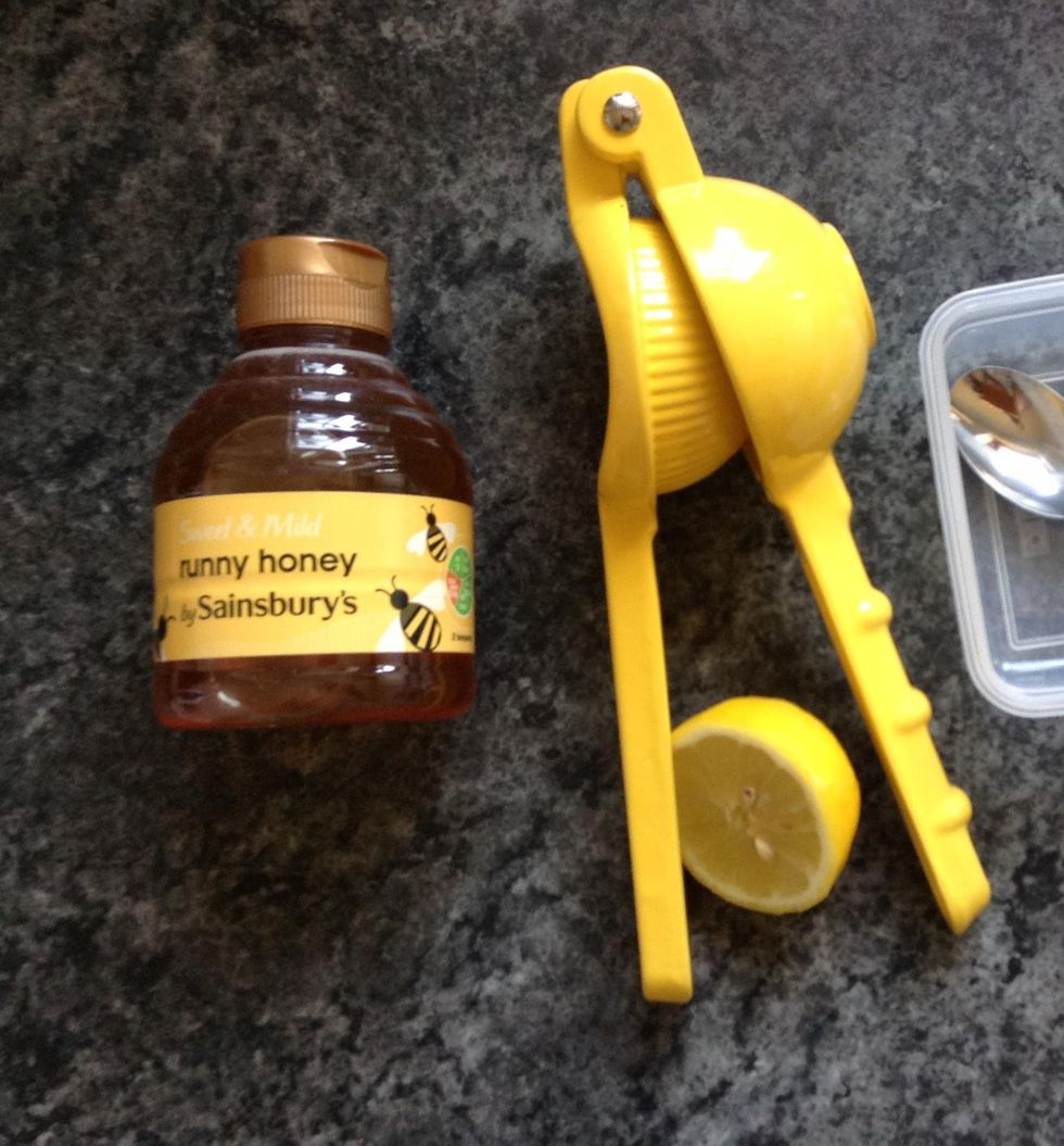 How to make a honeylemon face mask for beautiful skin B+C Guides