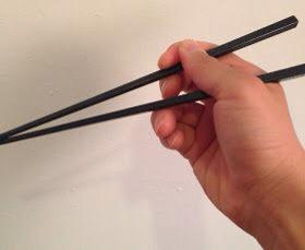 How to use chopsticks - B+C Guides
