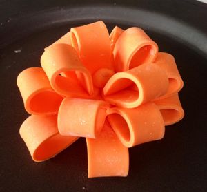 How to Make Fondant Bows & Loops - Wilton