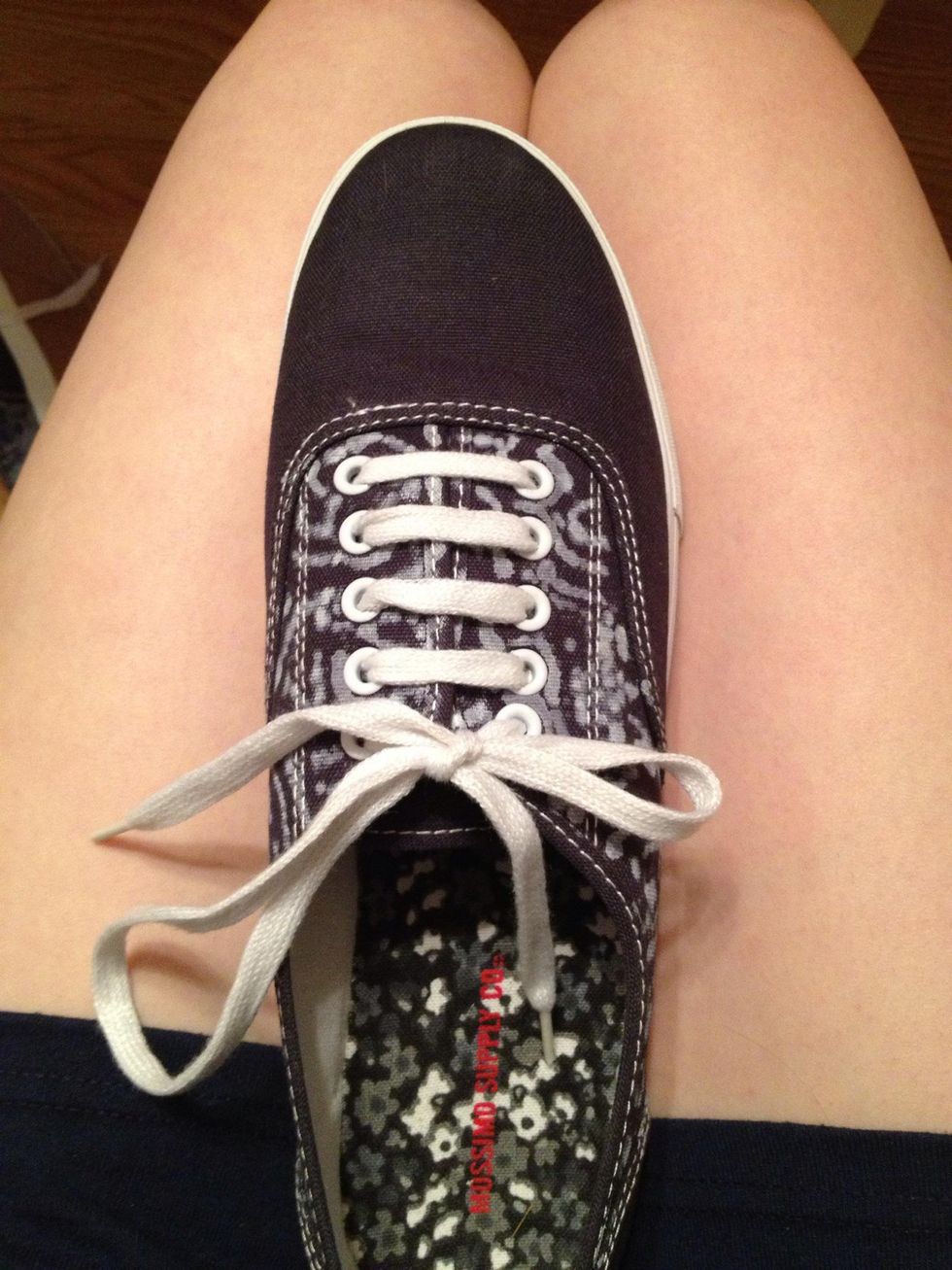 How to lace a shoe hidden knot style B+C Guides