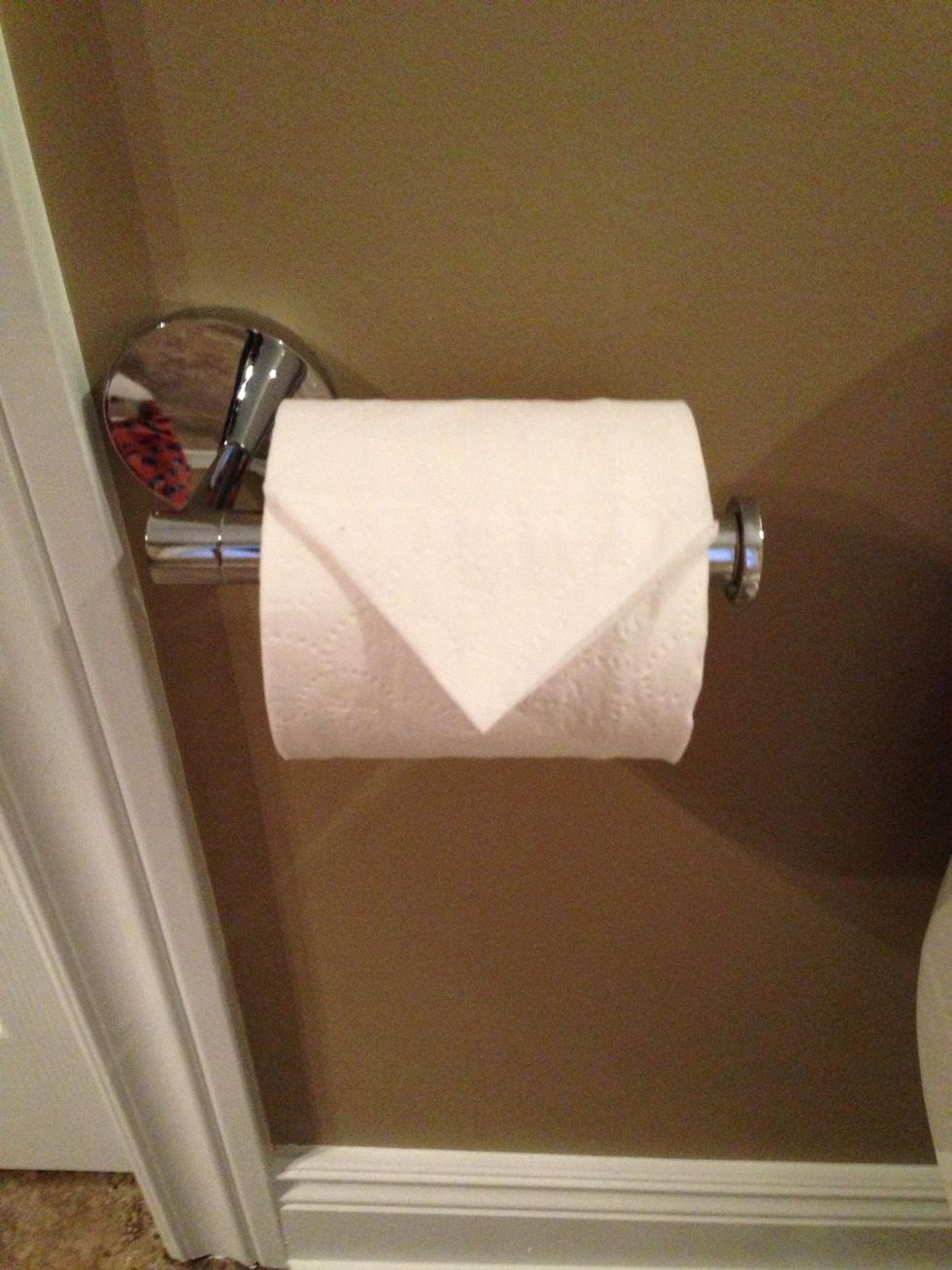 How to make the best and easiest toilet paper fold !! B+C Guides