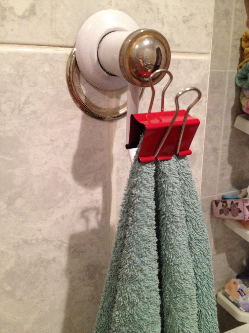 How to deal with slipping towels in bathroom B+C Guides