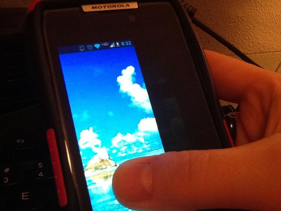 How to take a screenshot on a droid razr B+C