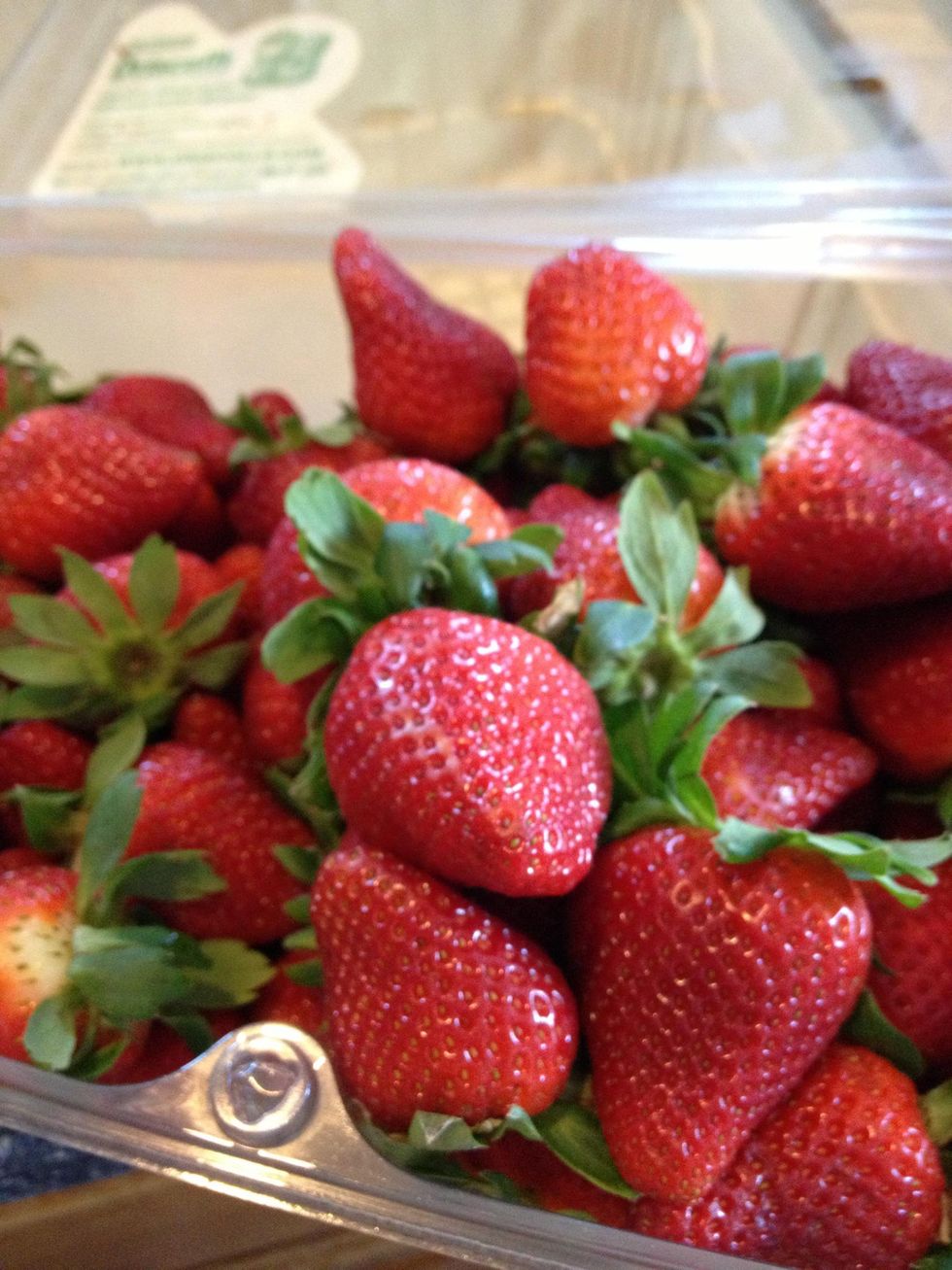 how-to-remove-strawberry-stems-the-easy-way-b-c-guides