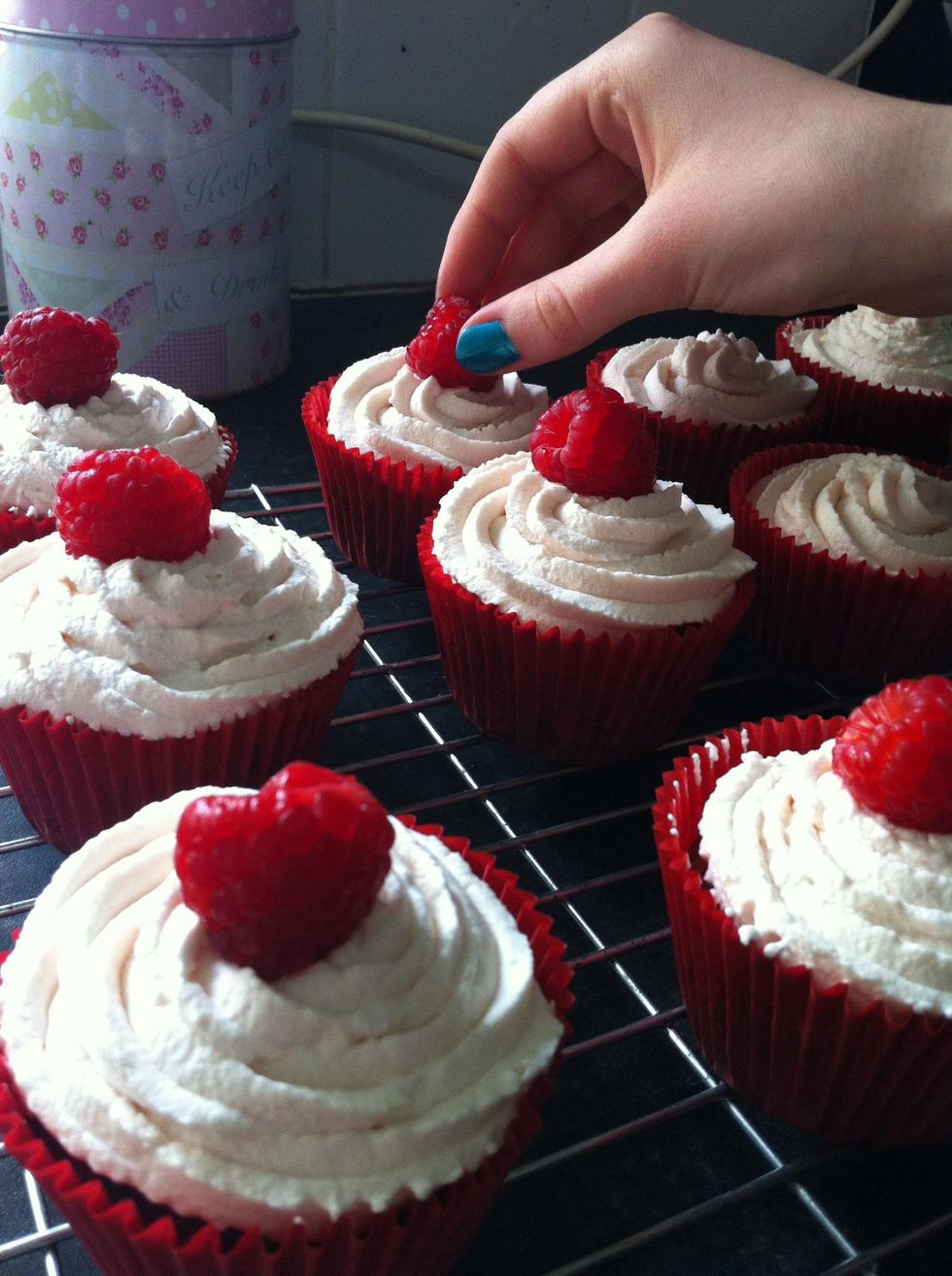 How to make raspberry ripple cupcakes - B+C Guides
