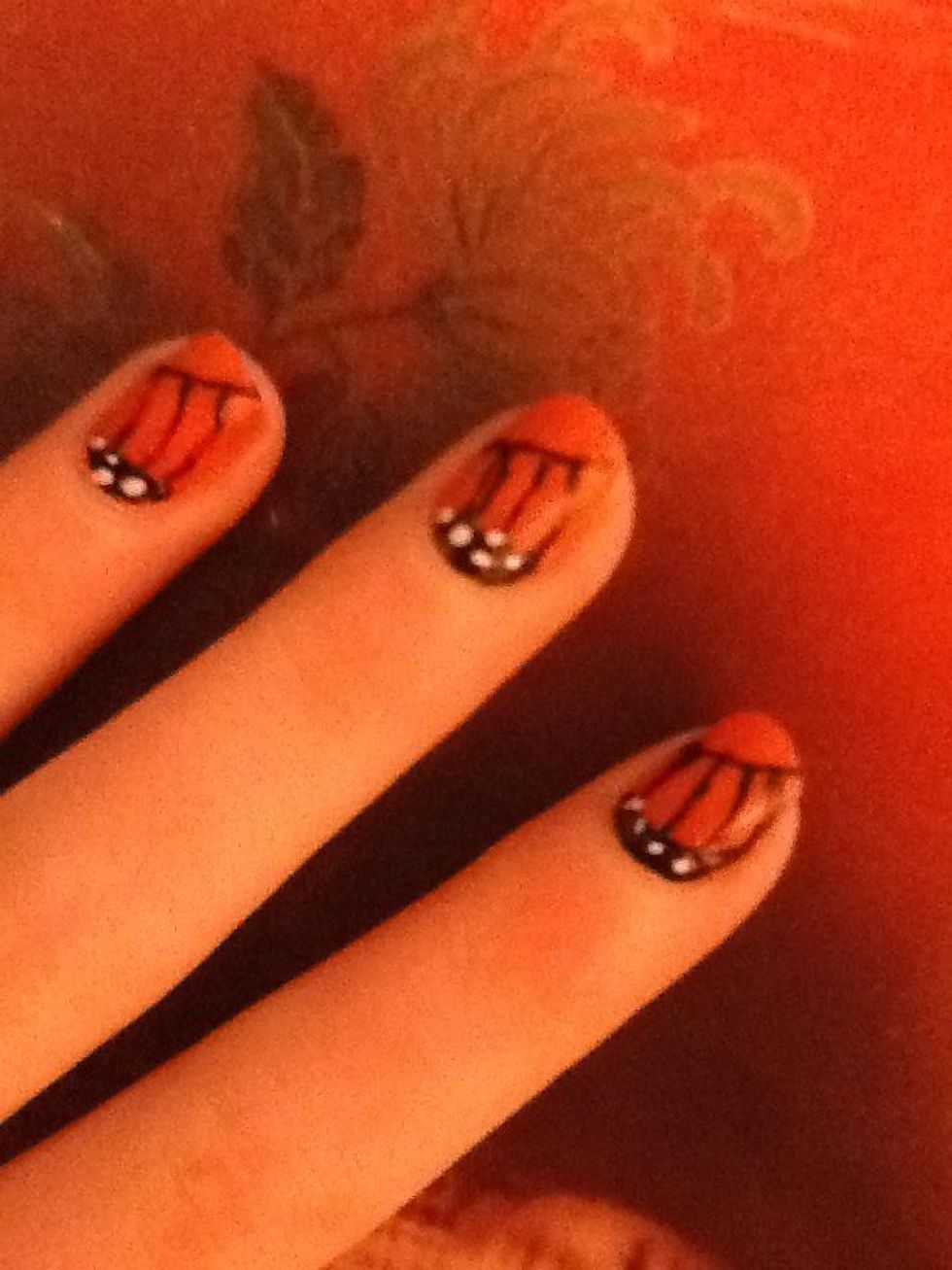 How to do butterfly nails B+C Guides