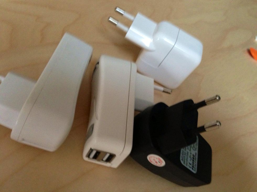 How to charge usbdevices without a seperate usbcharger B+C Guides