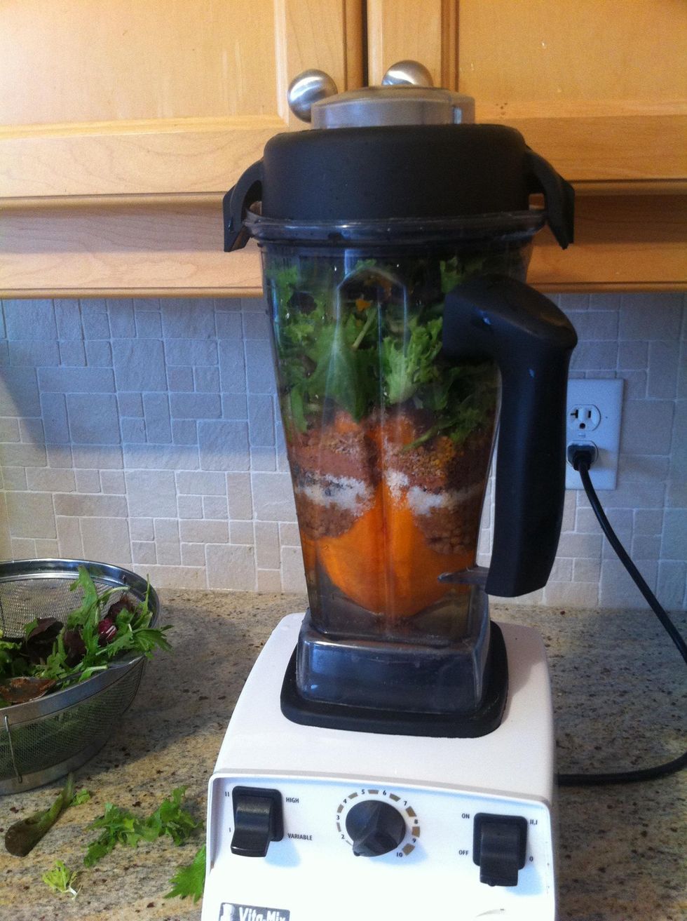 How to use a vitamix blender to blend a super smoothie B+C Guides