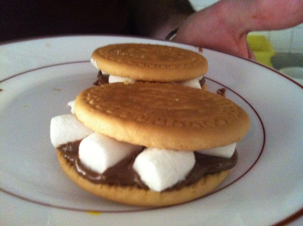 How to make marshmallow chocolate sandwiches B+C Guides