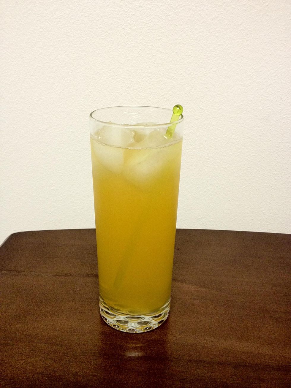 How to make an amaretto sour B+C Guides