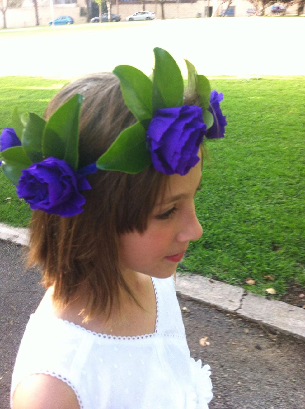 How to make a flower head garland B+C Guides