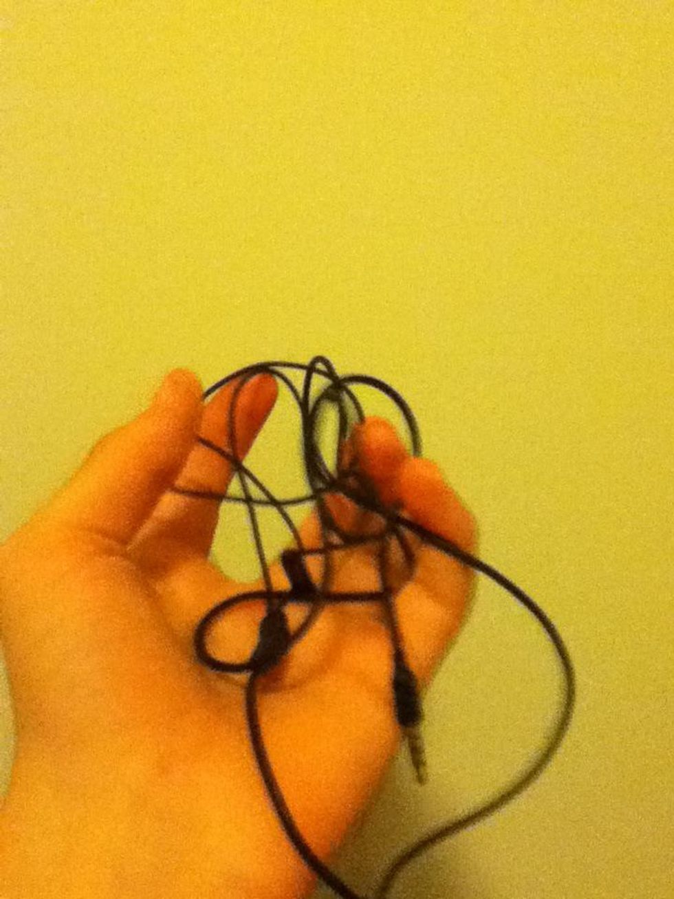 How to keep headphones from tangling - B+C Guides