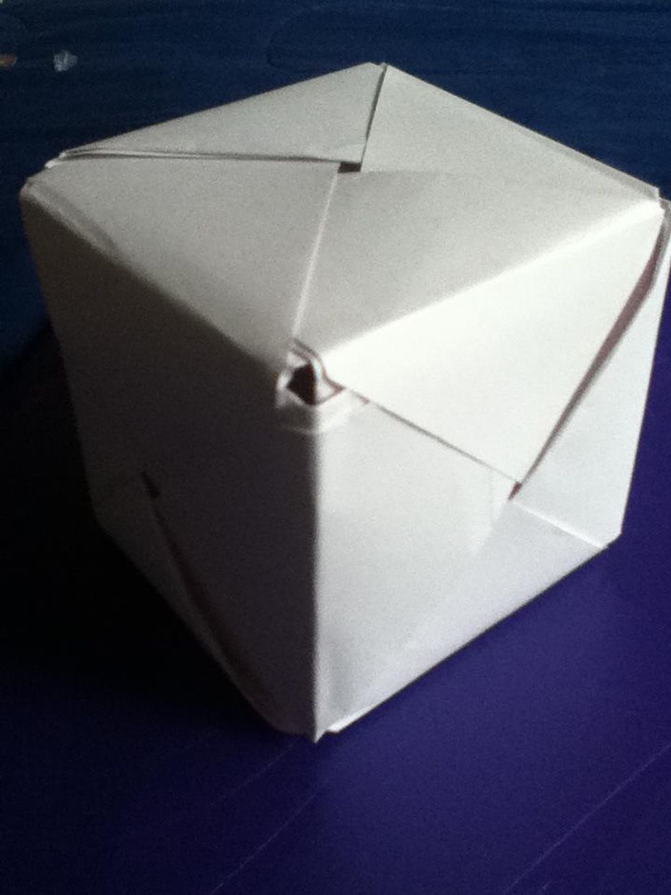 How to make a paper cube - B+C Guides