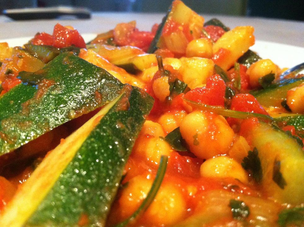 How to cook chickpeas and zucchini B+C Guides