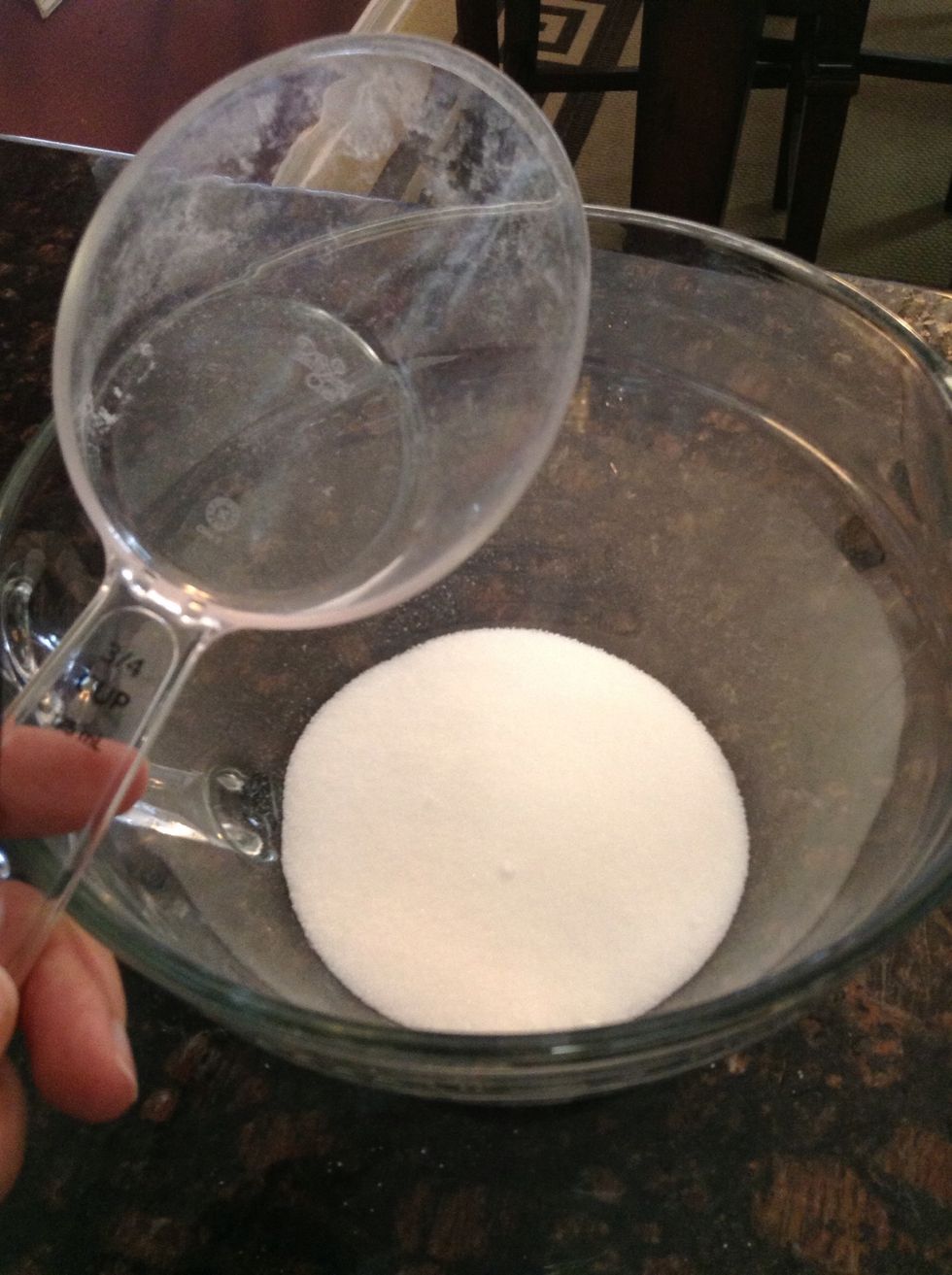 In a batter bowl, add 3/4 cup white sugar.