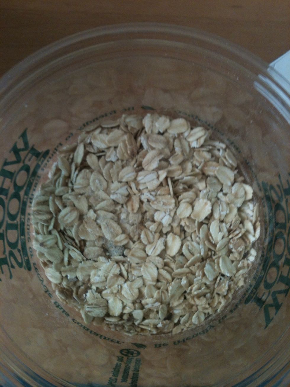 In a bowl, add 1/3 cup oats. I used an instant flavored kind, but plain is just as well.