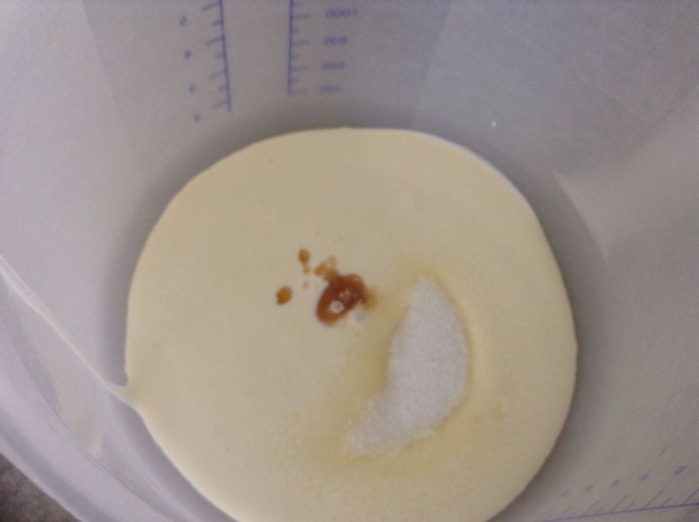 In a bowl add cream, vanilla and sugar