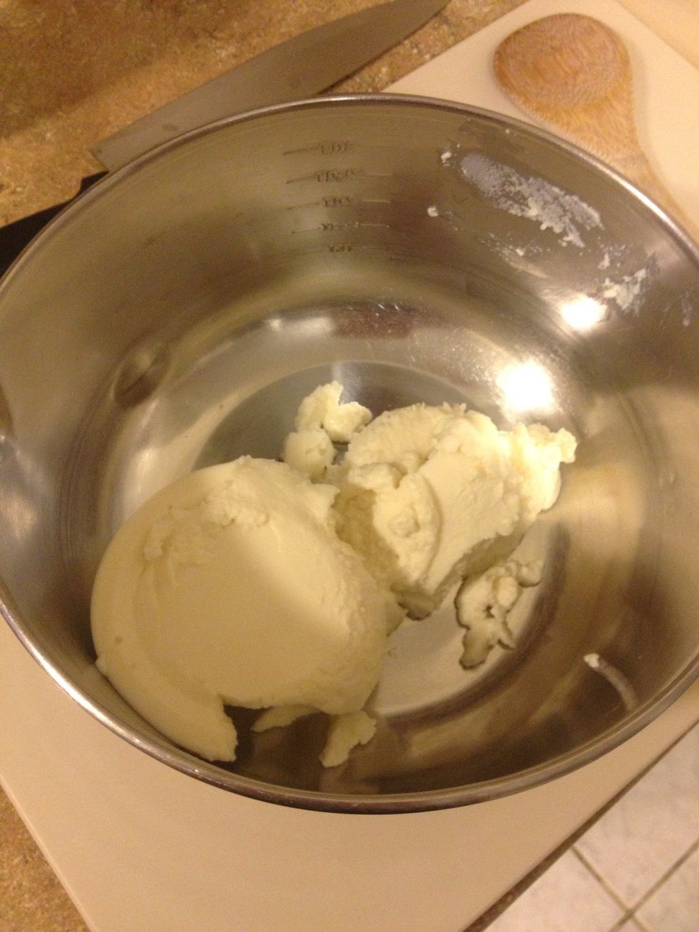 In a bowl combine ricotta cheese, Parmesan, last garlic clove, parsley