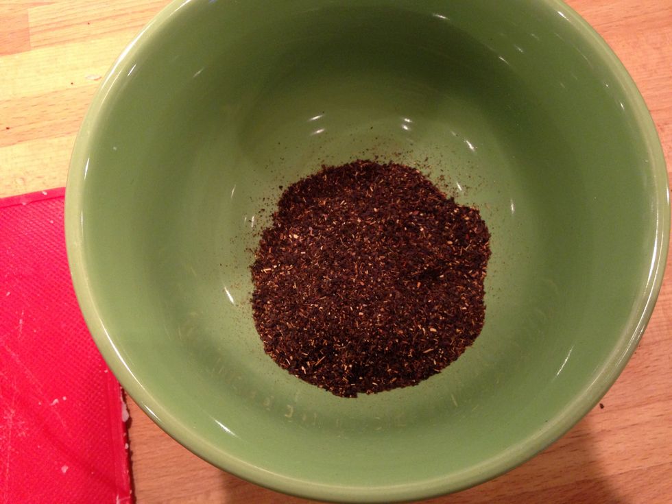 In a bowl, measure out 20 ounces of Earl Grey tea (or tea of your choice).