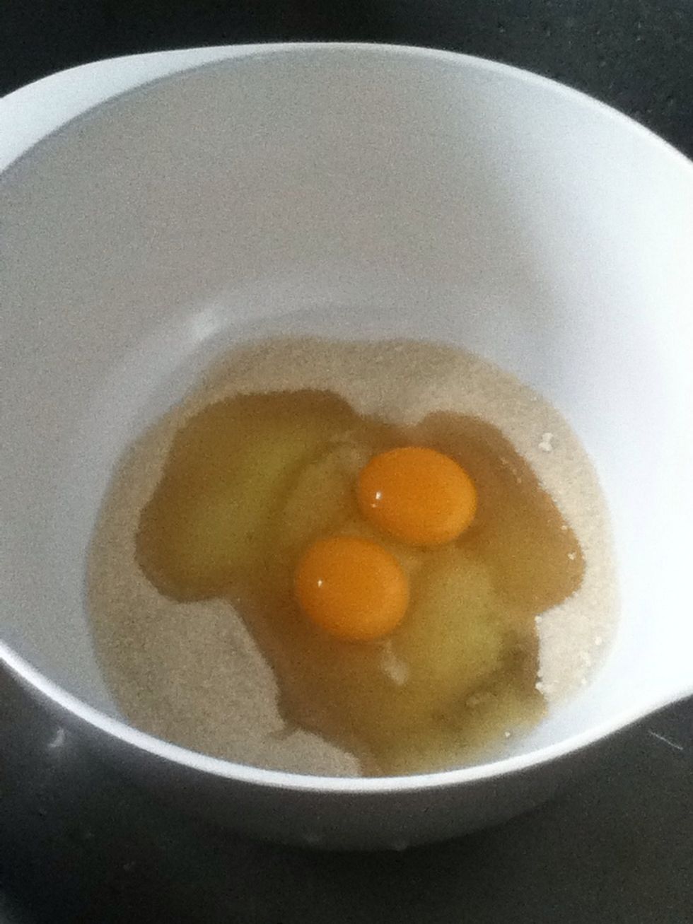 In a bowl mix: sugar, vanilla and eggs.