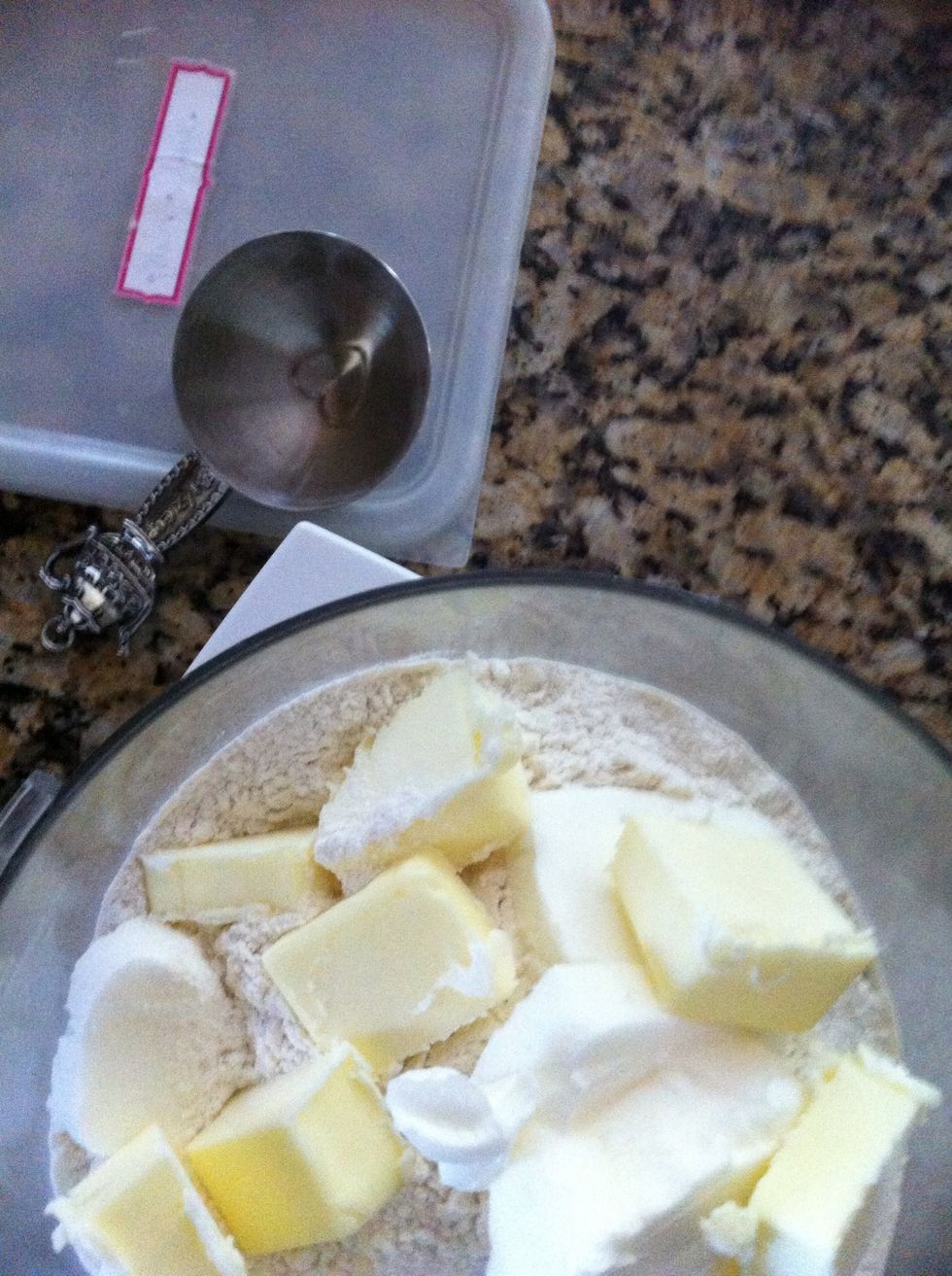 In a food processor, or use a pastry cutter..pulse together: 2 1/2 c flour, 2TB sugar, 1tsp salt, 1/2 c cold butter and 1/2 cup vegetable shortening