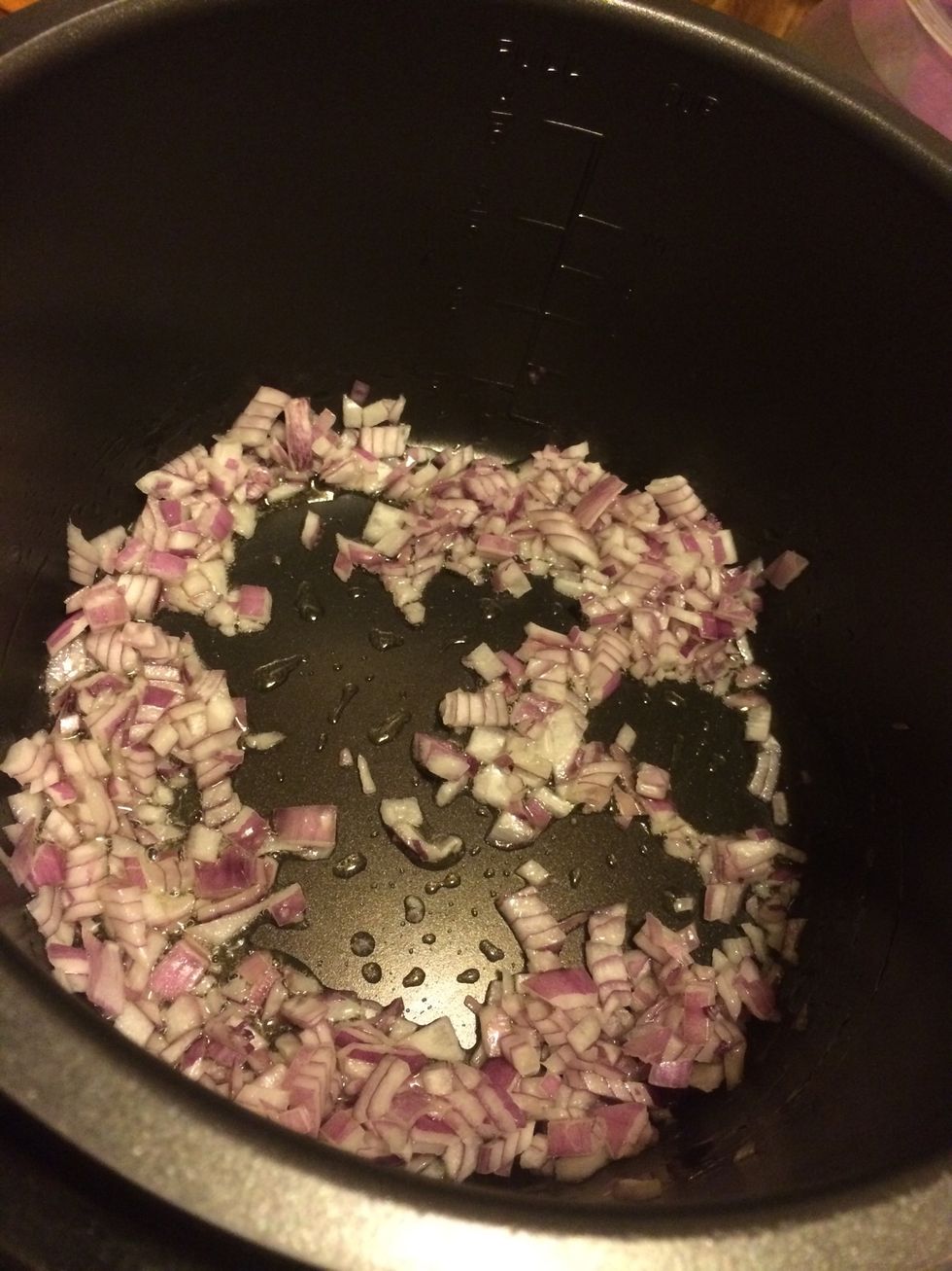 In a frying Pan or all-in-one slow cooker; Saut\u00e9 red onions in olive oil till soft...