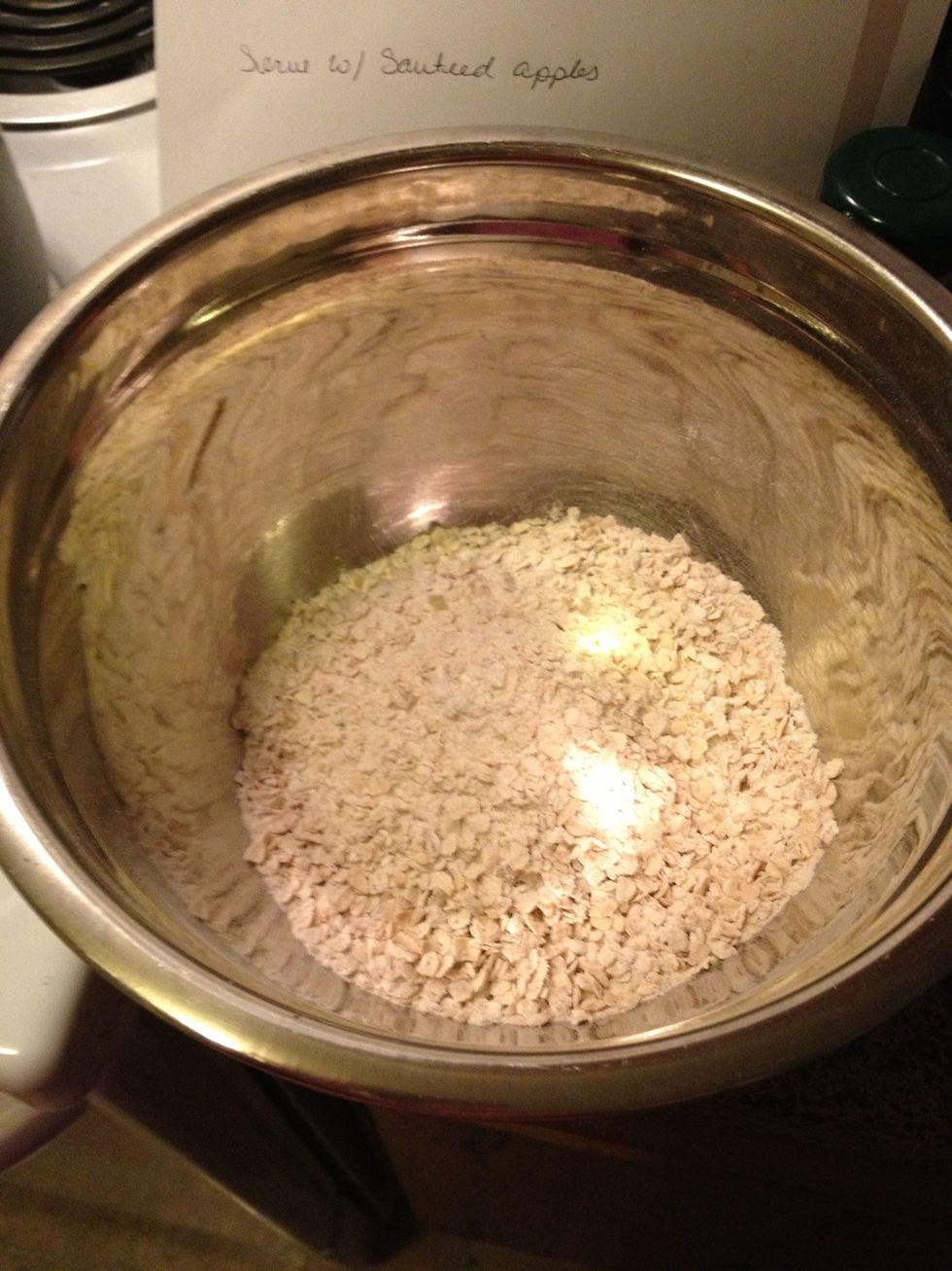 In a large bowl combine the oats, flour, baking powder and salt. At this point you can also add some optional spices like cinnamon, nutmeg or even a pumpkin pie spice blend.