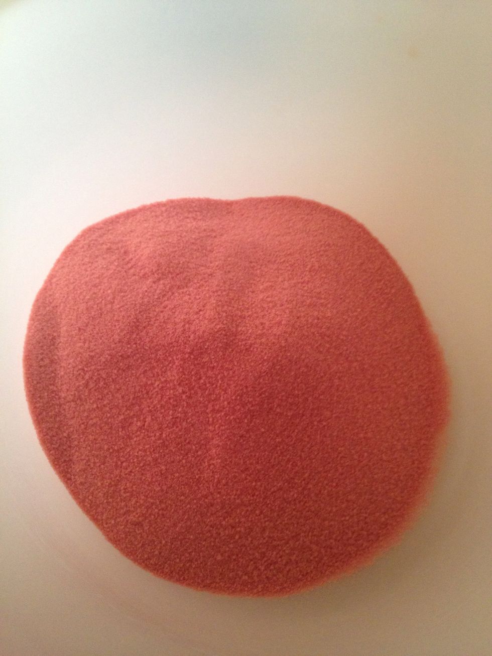 In a large bowl, dissolve large jello pack in 2 cups boiling water.