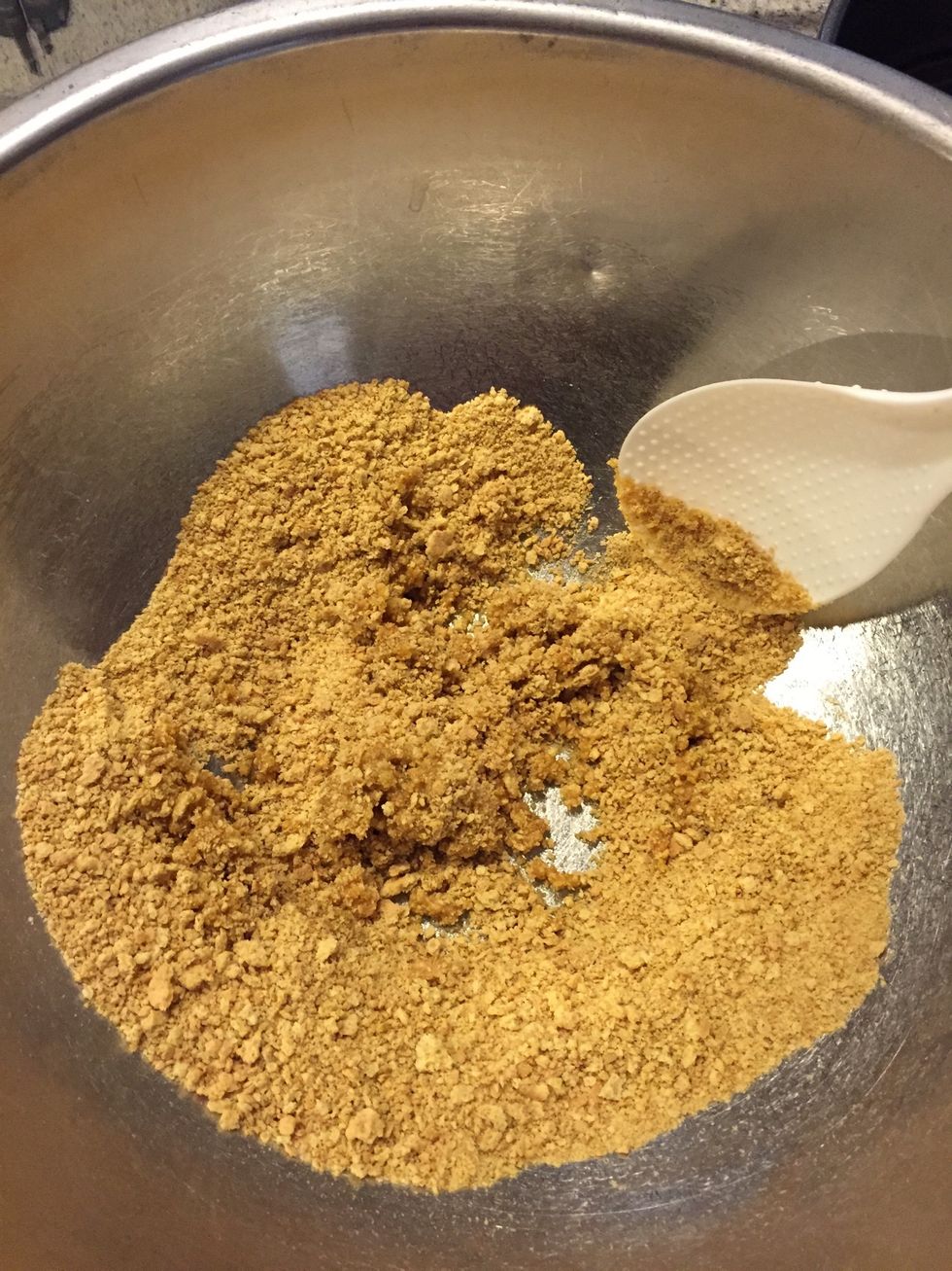 In a medium bowl. Add the butter to the graham to form the crust. You can also opt to use a ready pie crust as well.