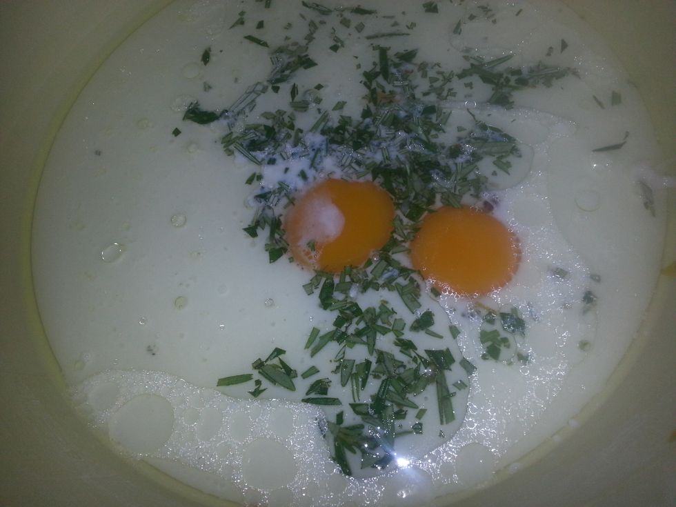 In a medium bowl, put the rest of the ingredients, apart from the pumpkin, and stir well so all the liquid is well combined.