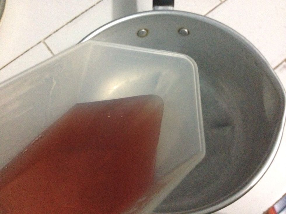 In a medium sauce pan, add in 75ml of red wine vinegar