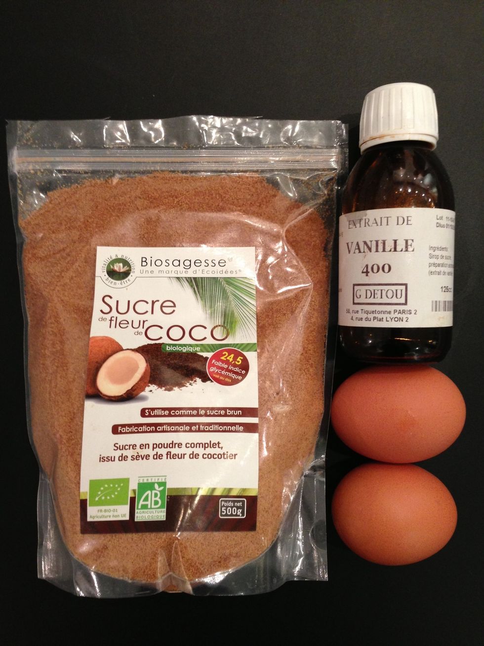 In a mixer using the wire attachment mix 100 g coconut sugar + 2 large eggs (65 g/egg)