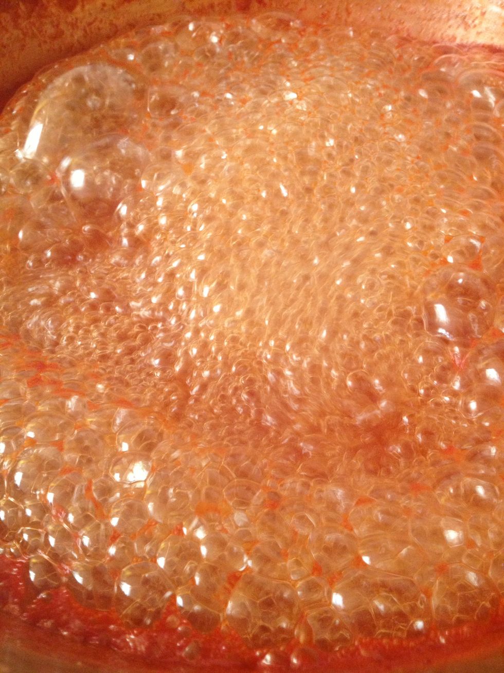 In a preserving pan, put the lemon juice, the sugar and the watermelon flesh mixed. Boil everything. Cook until desired consistency.