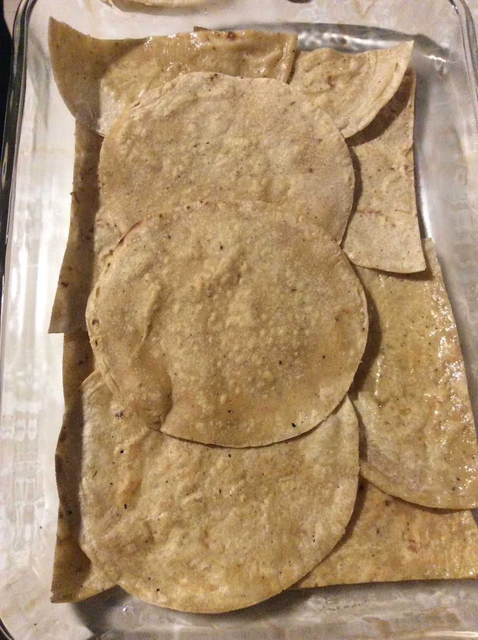 In a Pyrex add a layer or tortillas