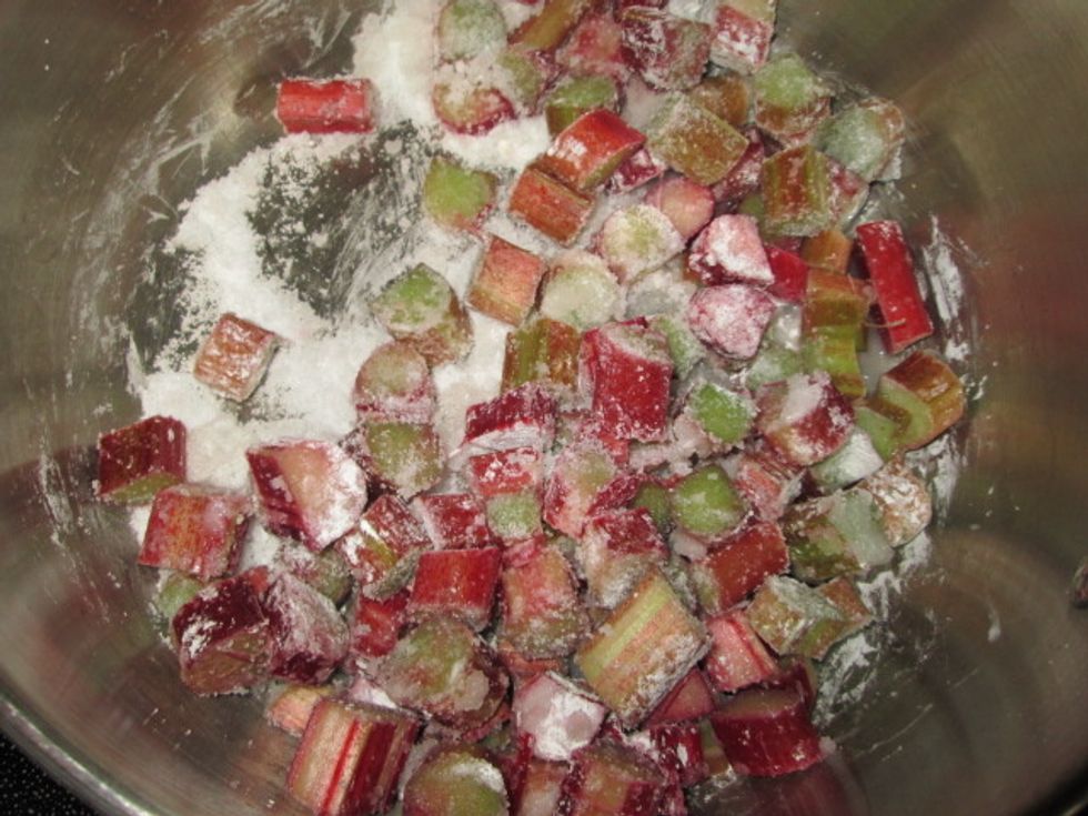 In a saucepan, Mix 3/4 cup of sugar, and cornstarch. Stir in the rhubarb and water.