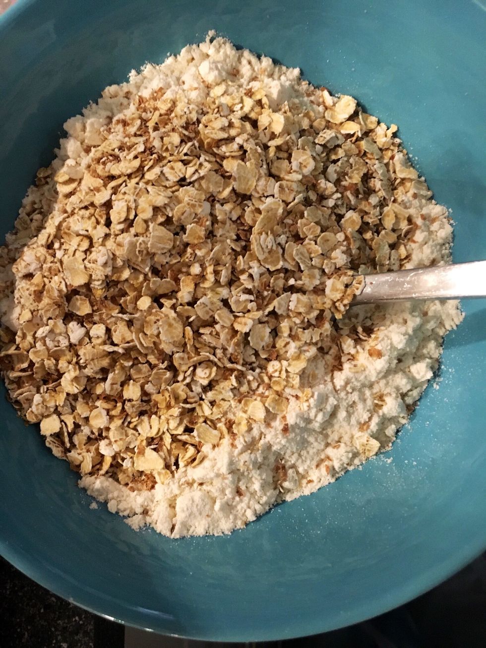 In a separate bowl mix wheat flour, baking powder, oatmeal and sugar.