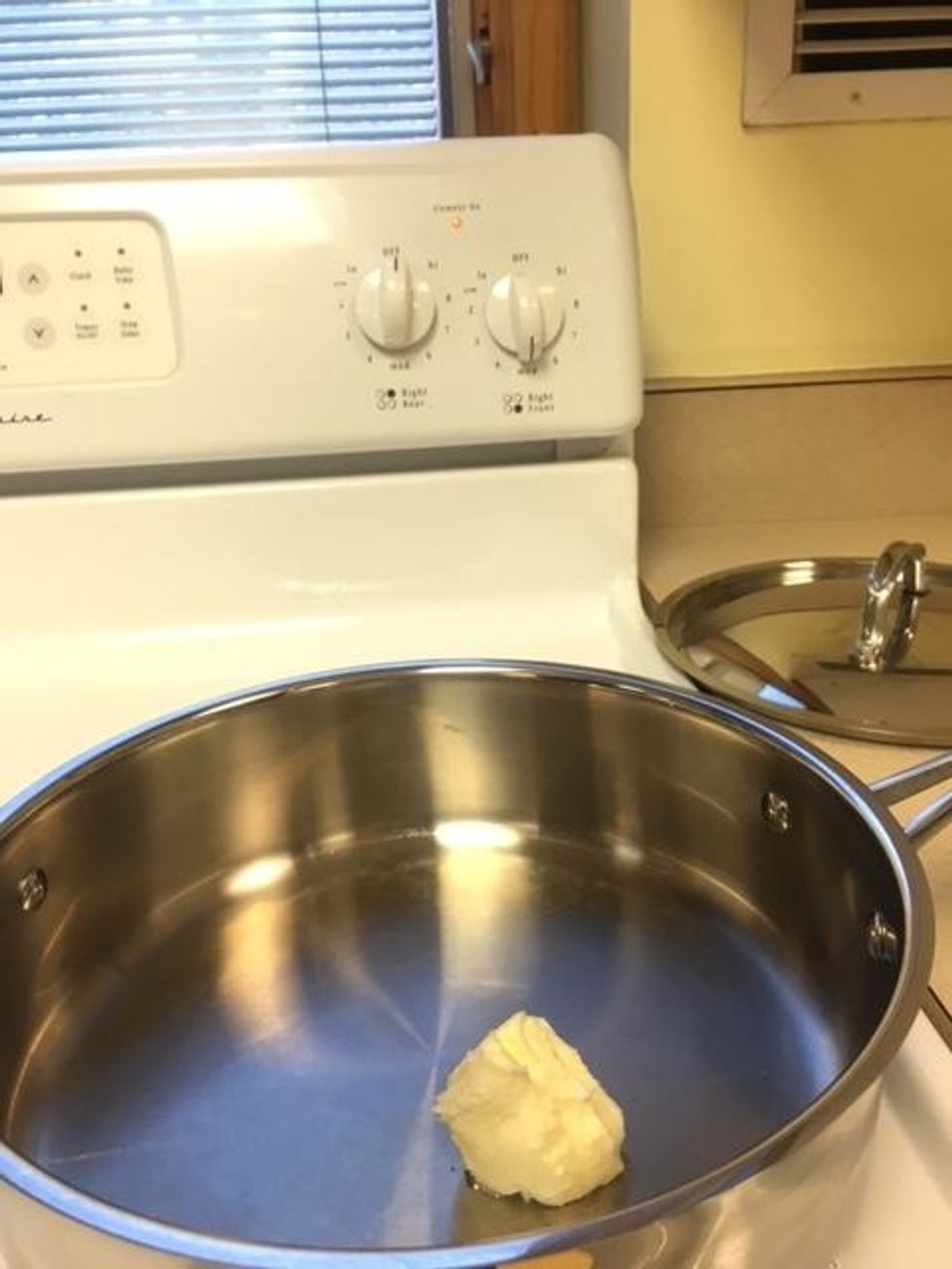 In a separate saucepan melt 2 tsp of butter over medium heat.